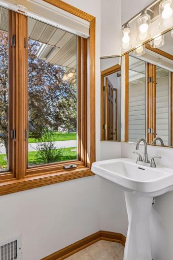 321 Dunbar Way, Saint Paul, MN 55115