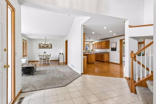 321 Dunbar Way, Saint Paul, MN 55115
