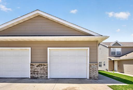 3 bedroom 3 bath townhome for sale 2067 26th Ave NW Rochester MN 55901