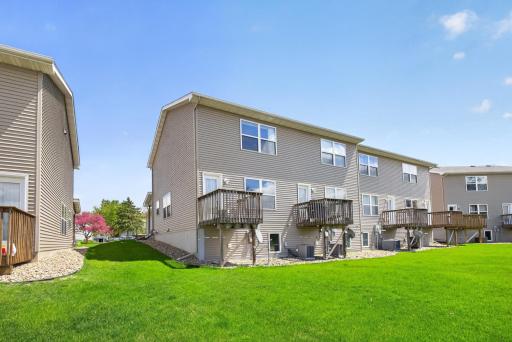 3 bedroom 3 bath townhome for sale 2067 26th Ave NW Rochester MN 55901