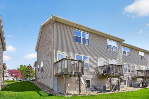3 bedroom 3 bath townhome for sale 2067 26th Ave NW Rochester MN 55901