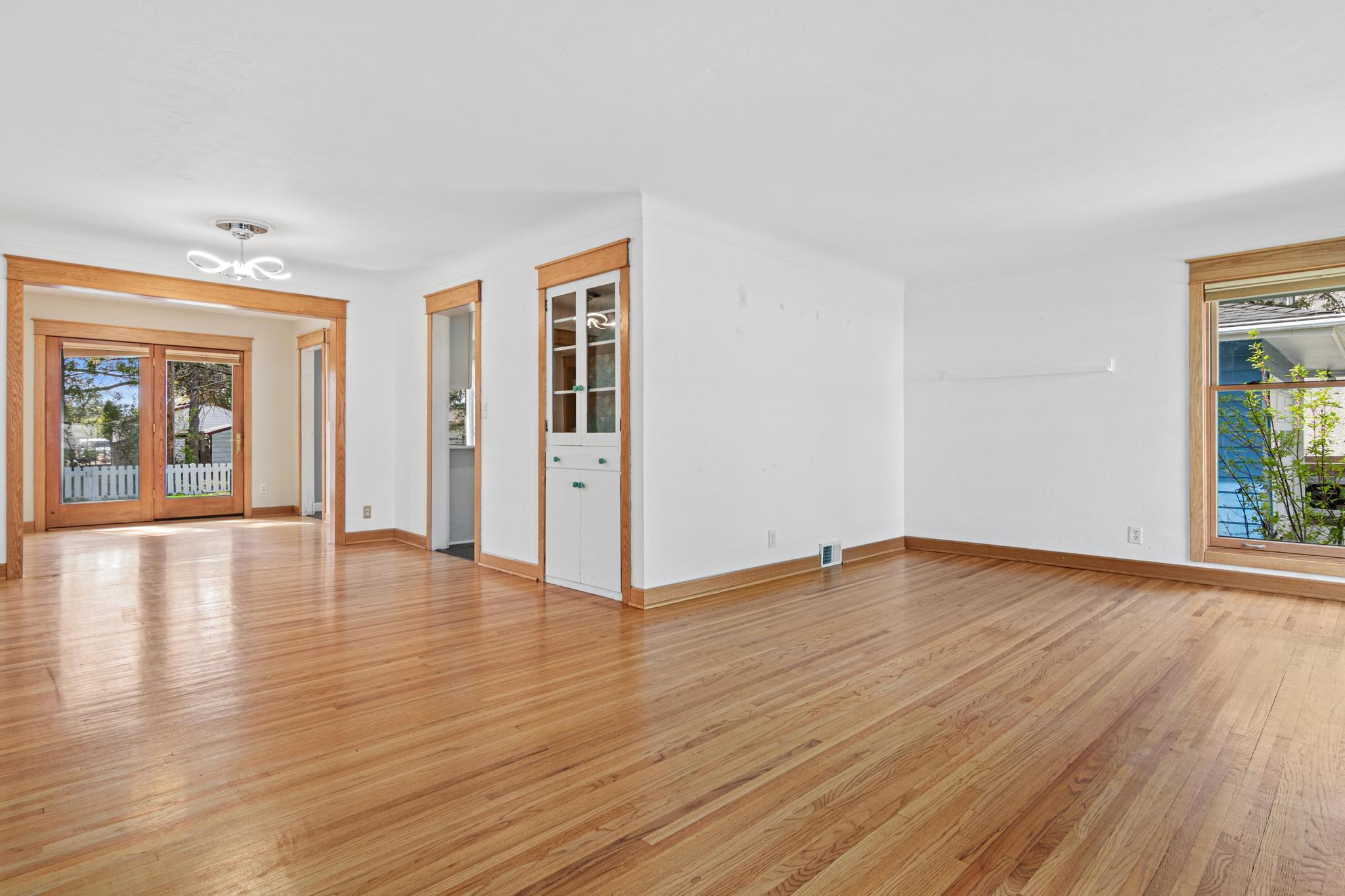 Livingroom/Diningroom