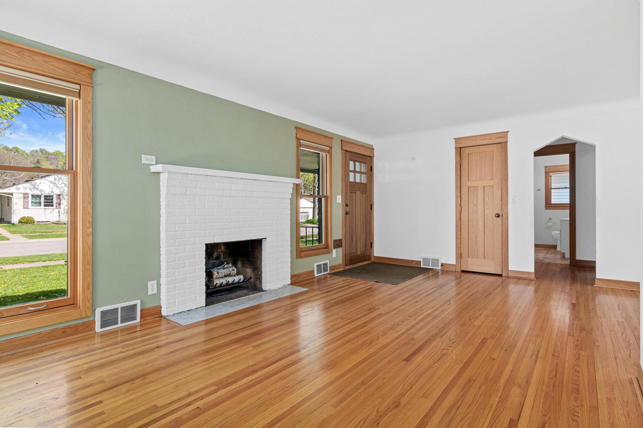 Front Livingroom