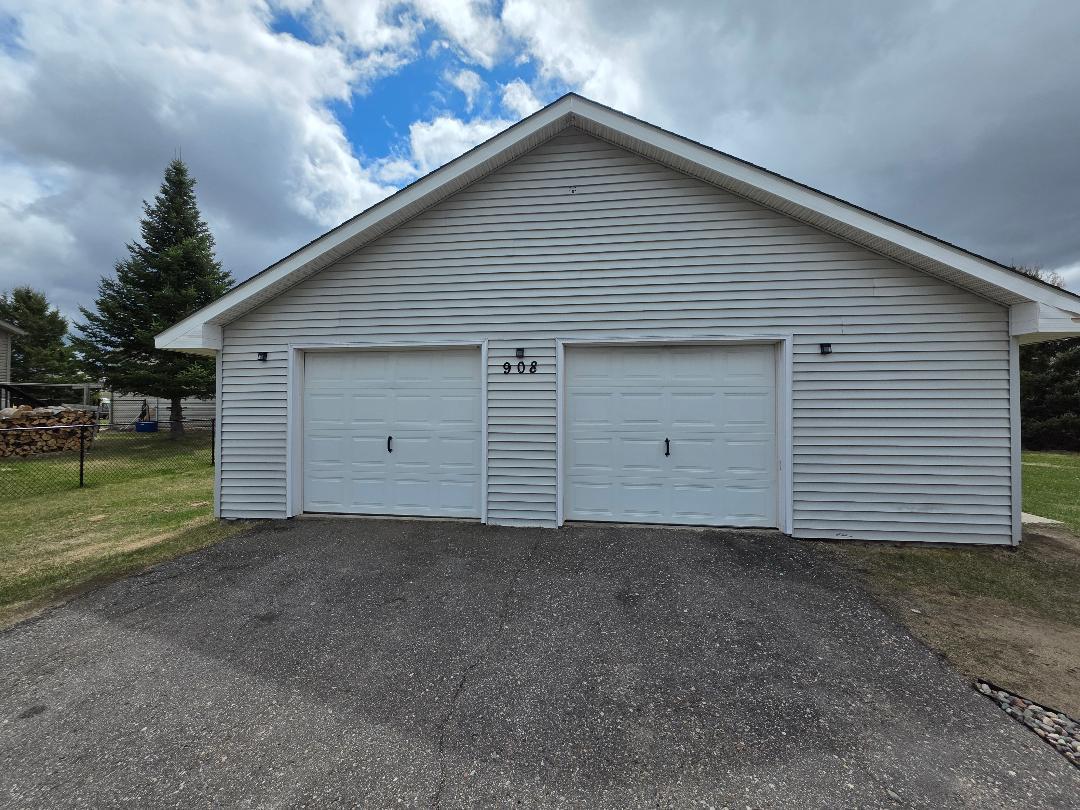 Garage 2