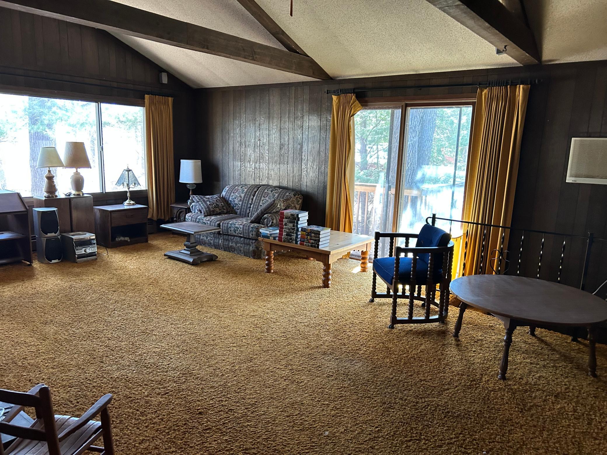 Very Spacious Living area