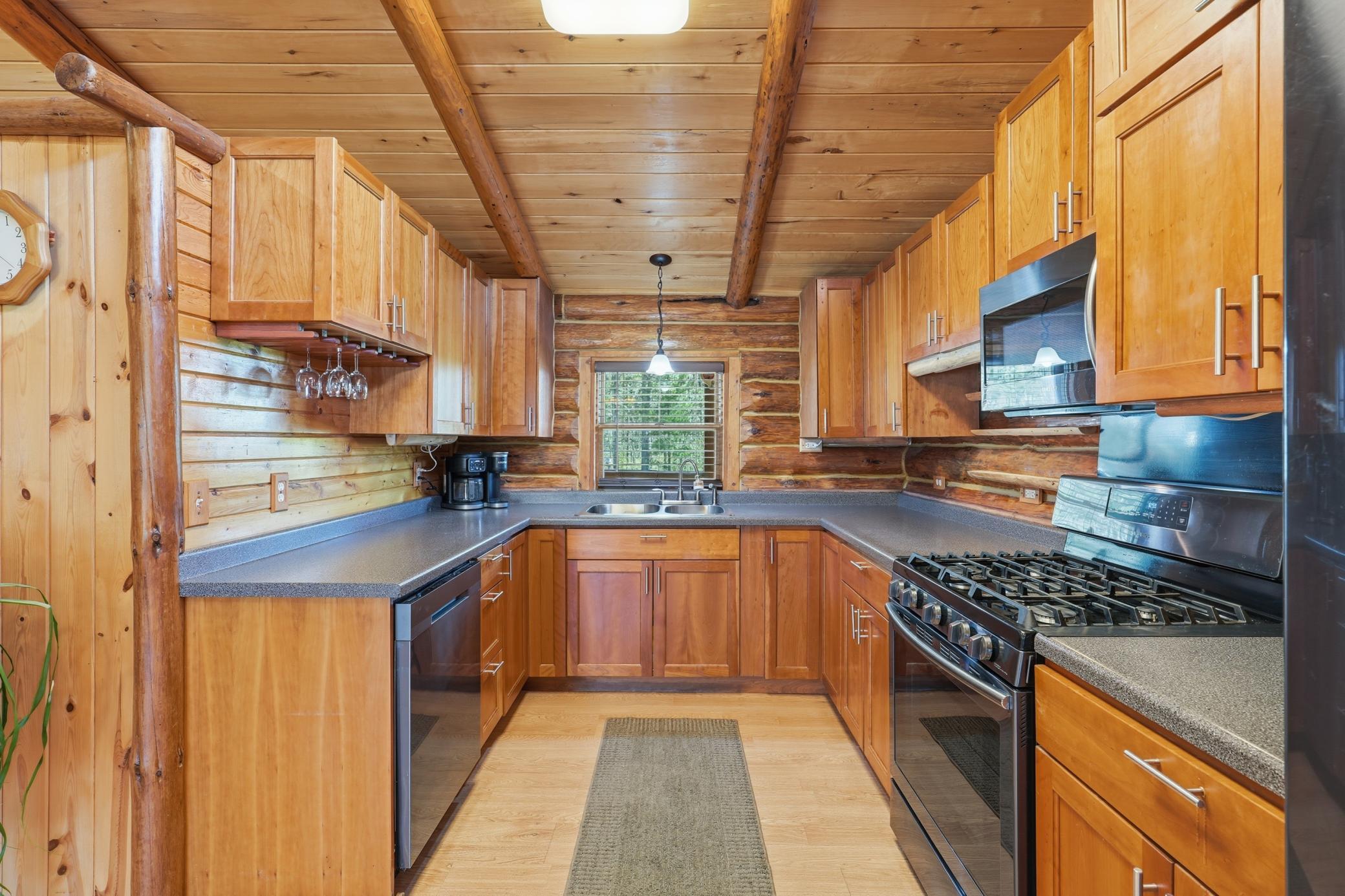 13-Kitchen.jpg
