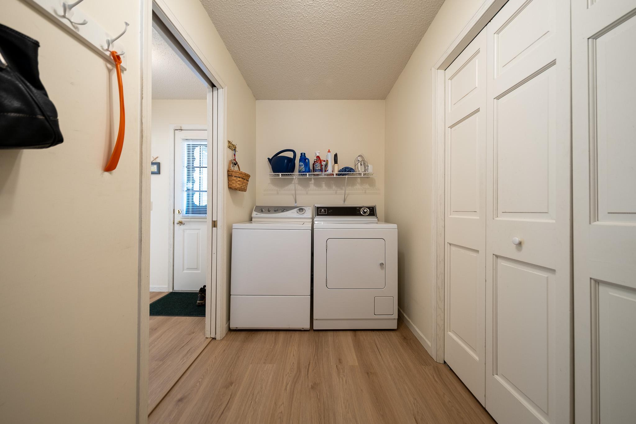 Washer and dryer located on main level, making things easy