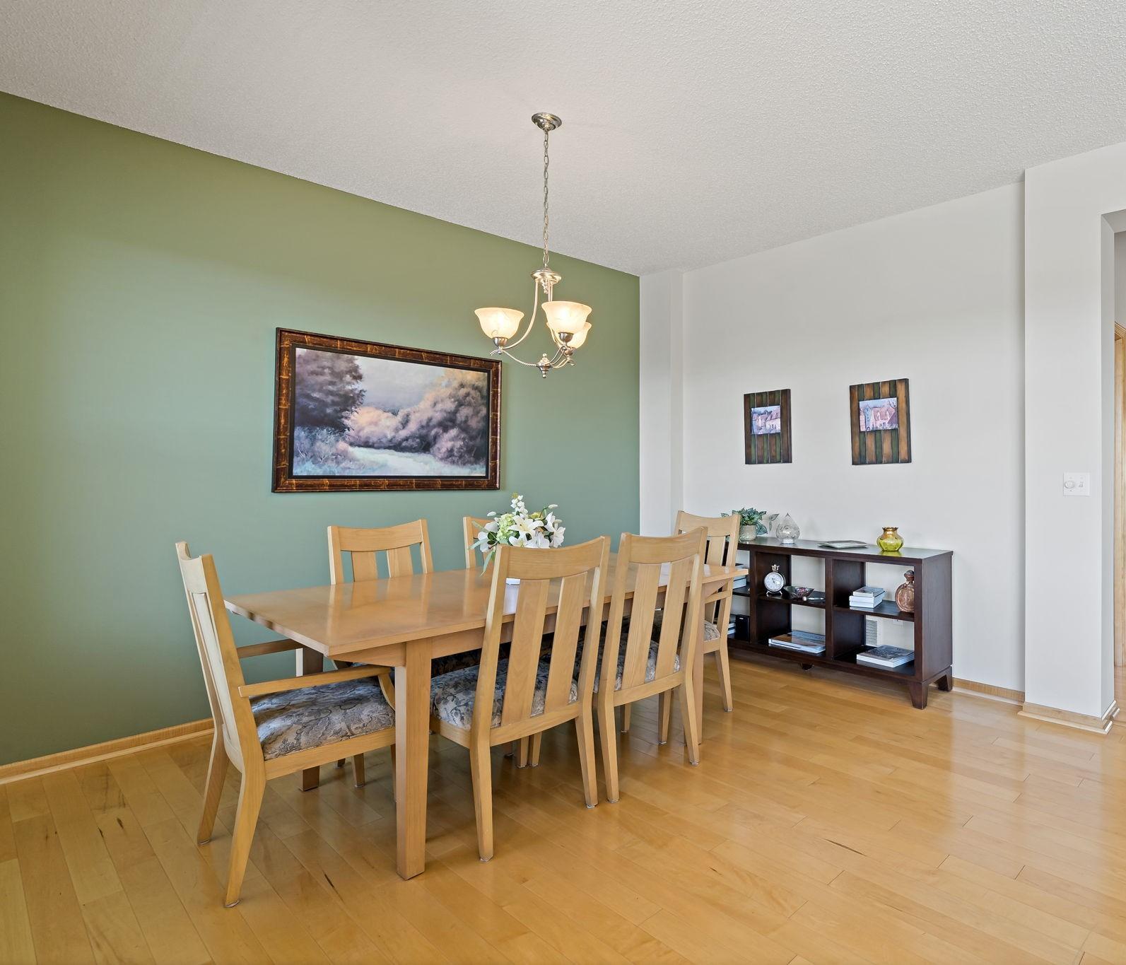 Dedicated Formal Dining Room!