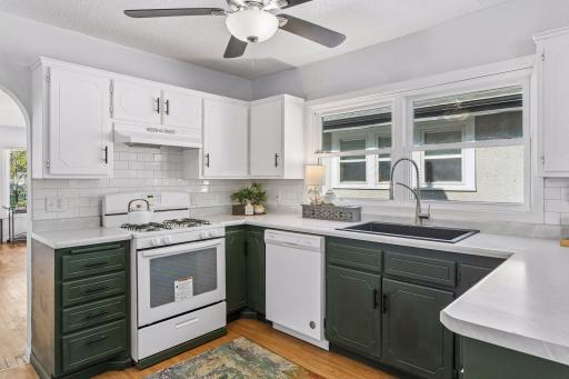 991 Minnehaha Avenue W, Saint Paul, MN 55104