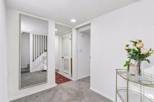 991 Minnehaha Avenue W, Saint Paul, MN 55104
