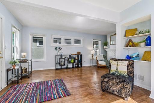 991 Minnehaha Avenue W, Saint Paul, MN 55104