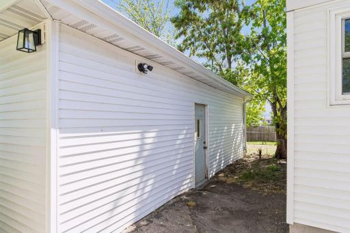 991 Minnehaha Avenue W, Saint Paul, MN 55104