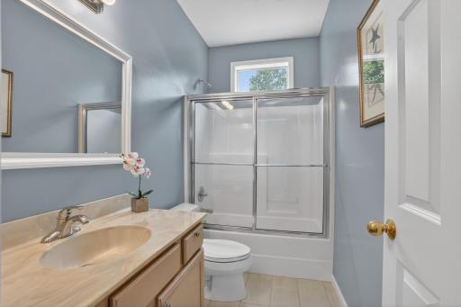 13420 Skyline Circle, Shakopee, MN 55379