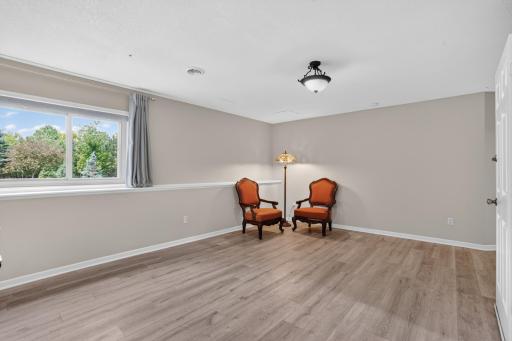 13420 Skyline Circle, Shakopee, MN 55379
