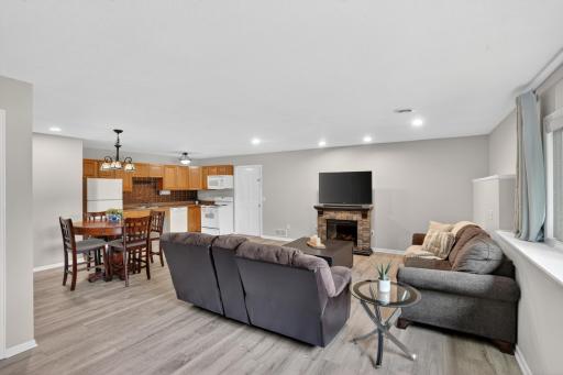 13420 Skyline Circle, Shakopee, MN 55379