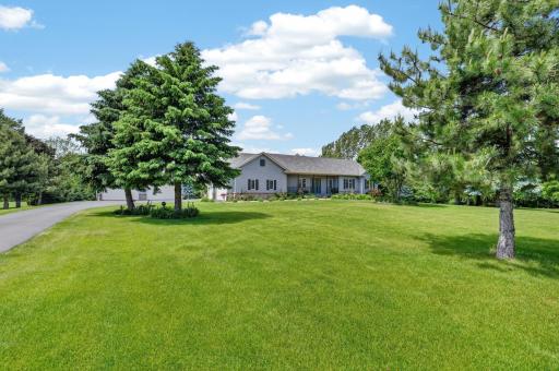 13420 Skyline Circle, Shakopee, MN 55379