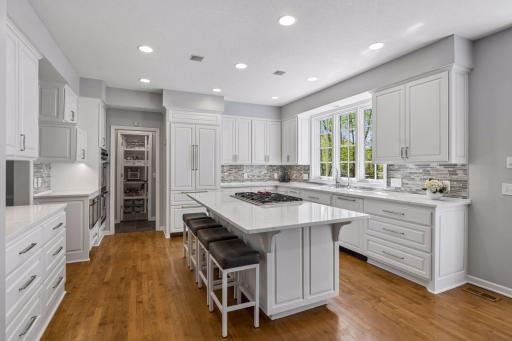 20150 Sweetwater Curve, Excelsior, MN 55331