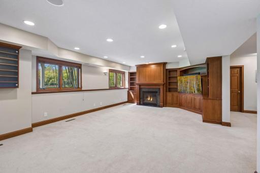 20150 Sweetwater Curve, Excelsior, MN 55331
