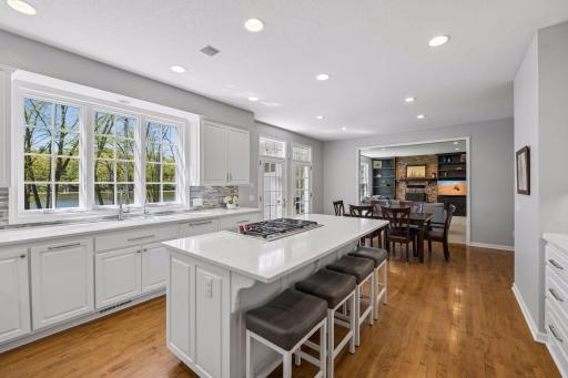 20150 Sweetwater Curve, Excelsior, MN 55331