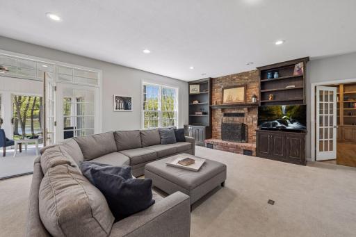 20150 Sweetwater Curve, Excelsior, MN 55331