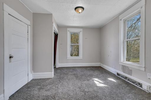 215 3rd Avenue NE, Saint Cloud, MN 56304