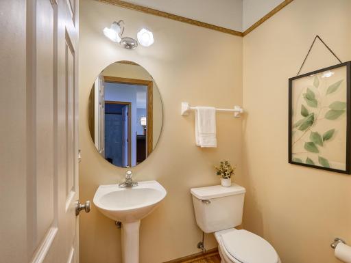 9950 Lee Drive, Eden Prairie, MN 55347