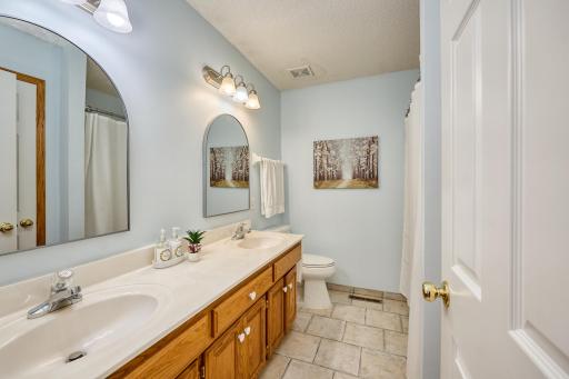 9950 Lee Drive, Eden Prairie, MN 55347