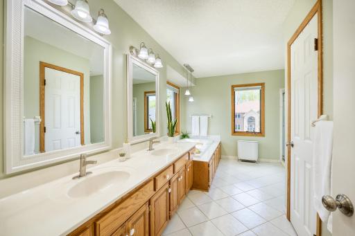 9950 Lee Drive, Eden Prairie, MN 55347