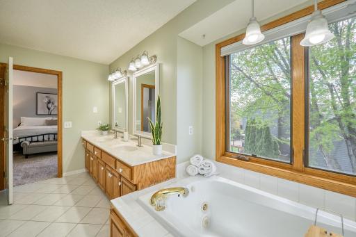 9950 Lee Drive, Eden Prairie, MN 55347