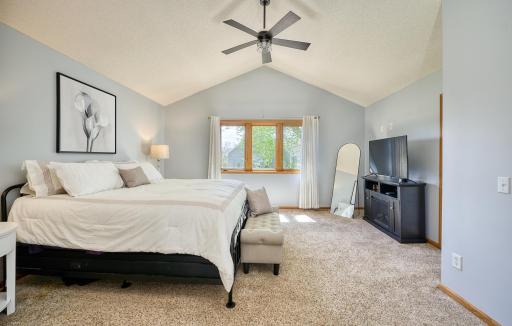 9950 Lee Drive, Eden Prairie, MN 55347