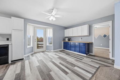 618 Hunter Circle, Winsted, MN 55395