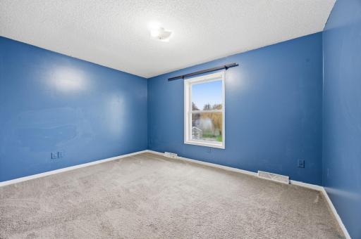 618 Hunter Circle, Winsted, MN 55395
