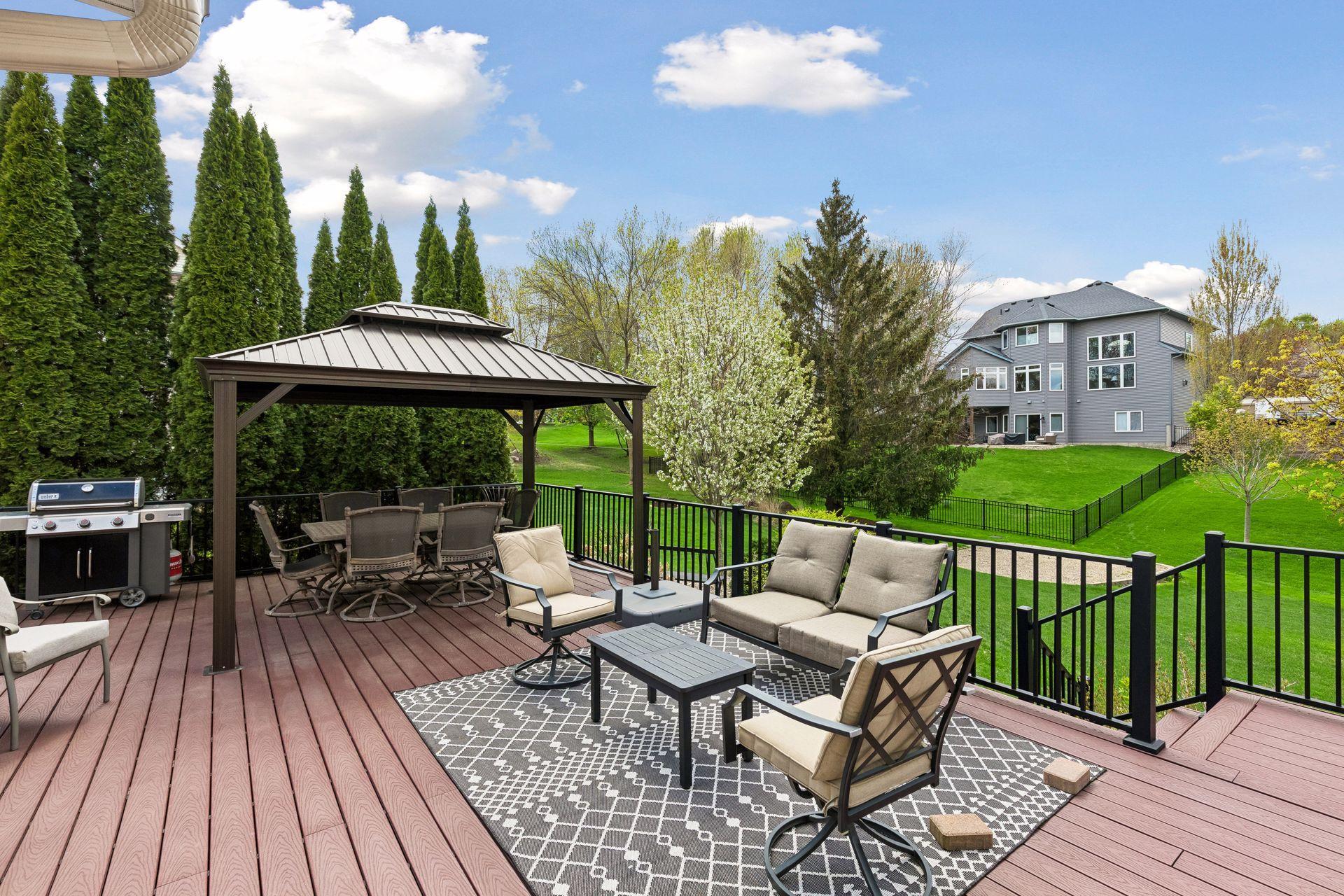 Spacious Deck!