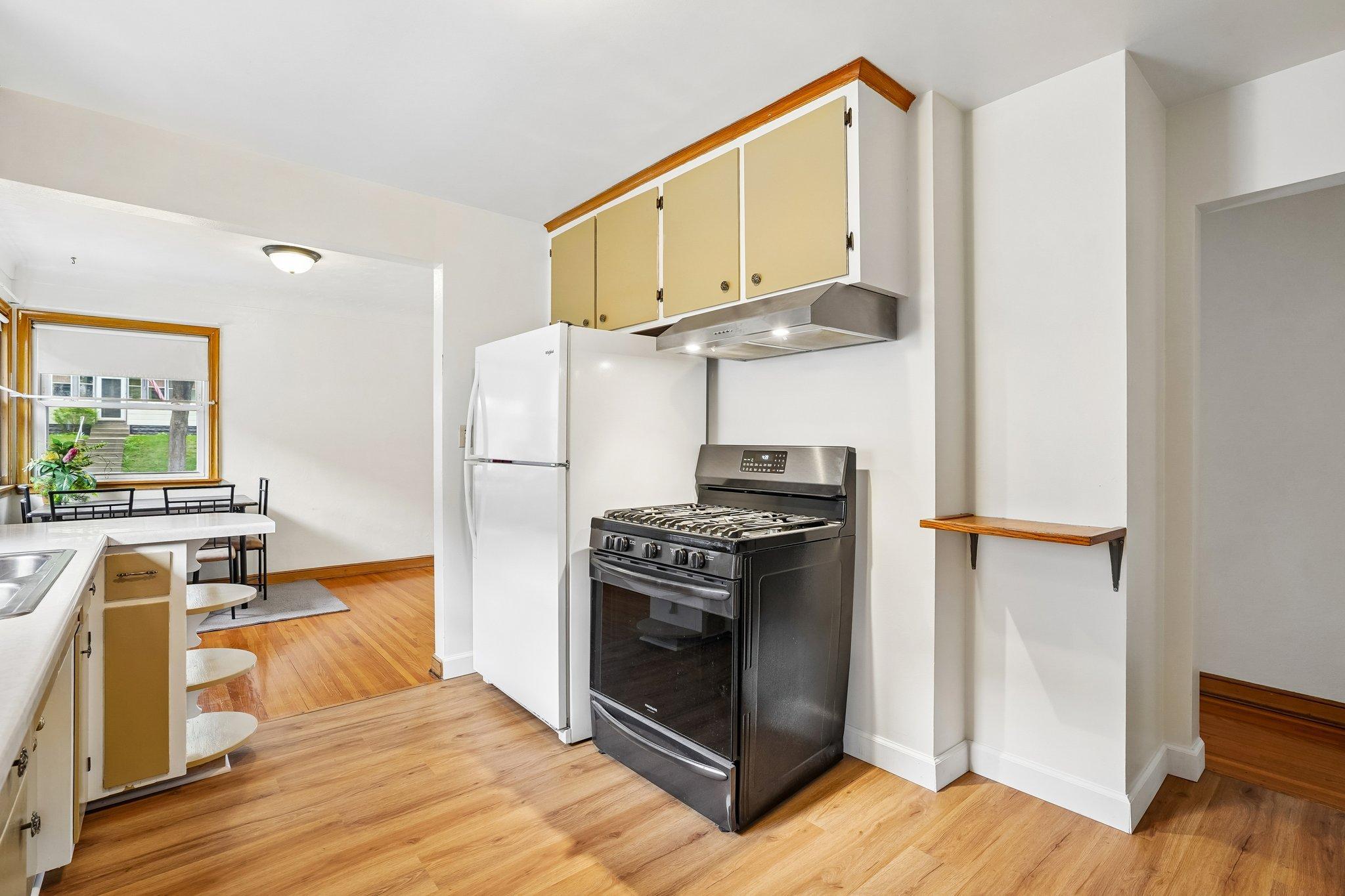Kitchen main flr 4.jpg