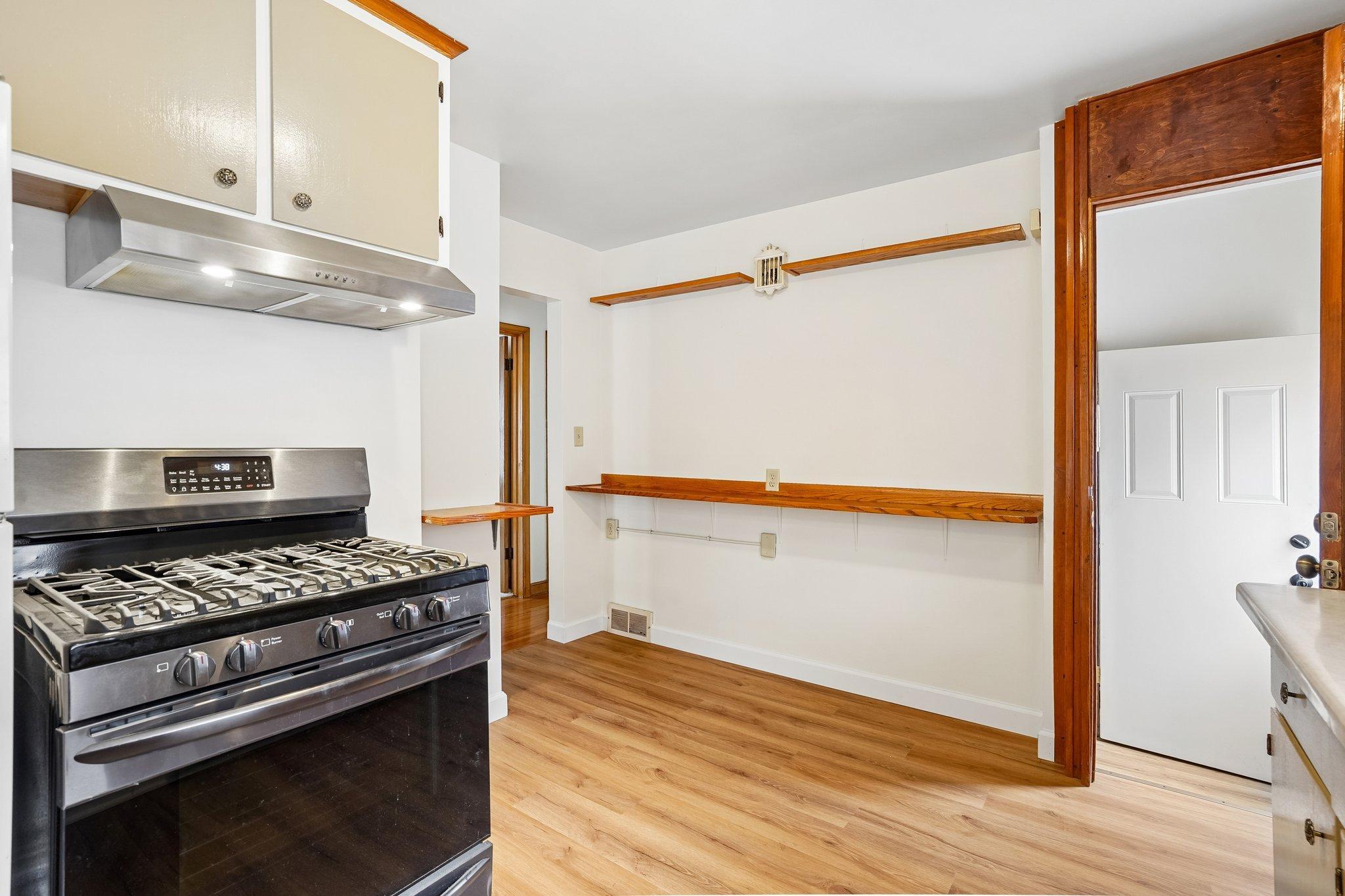 Kitchen main flr 2.jpg