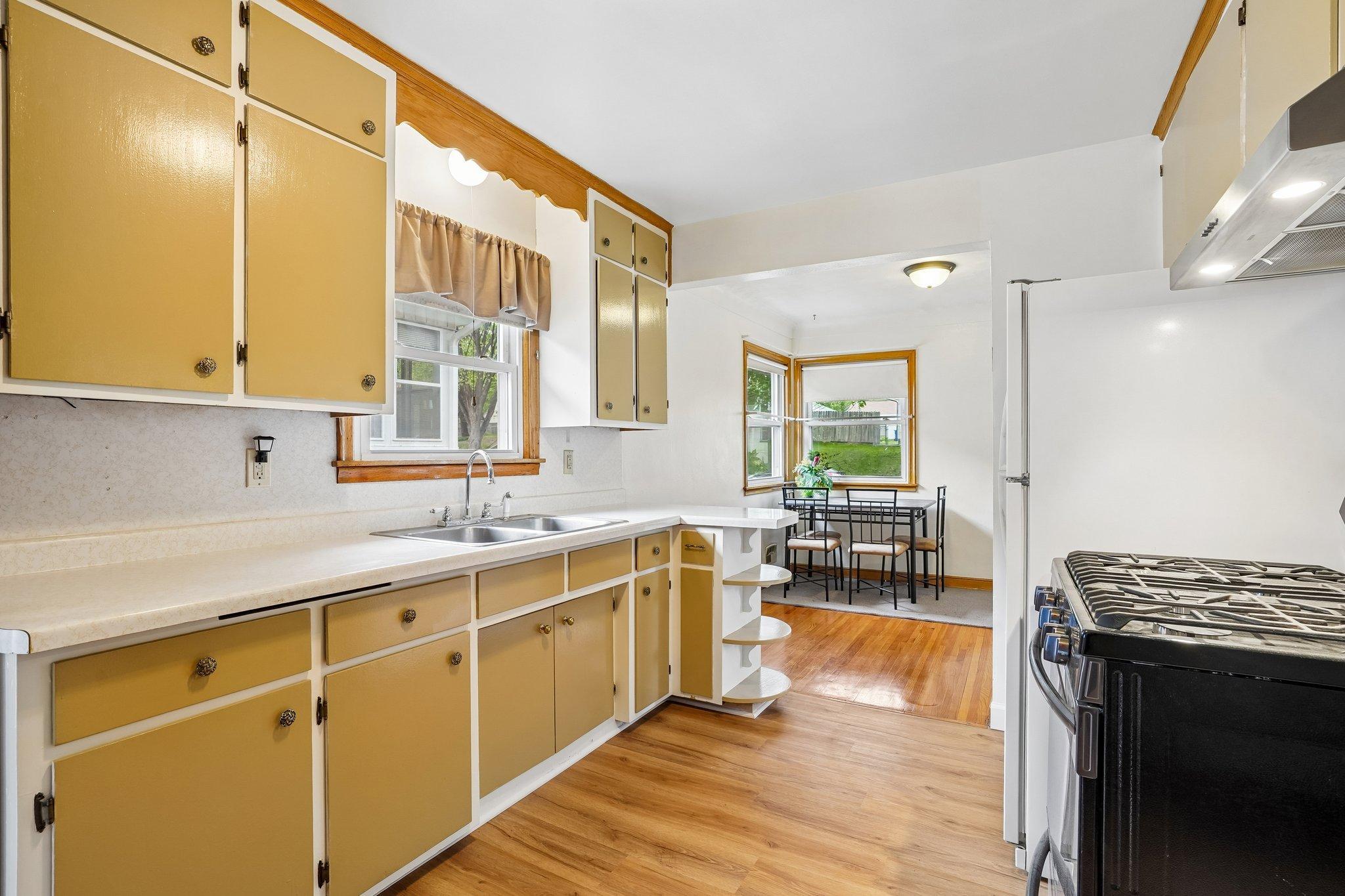 Kitchen main flr 3.jpg
