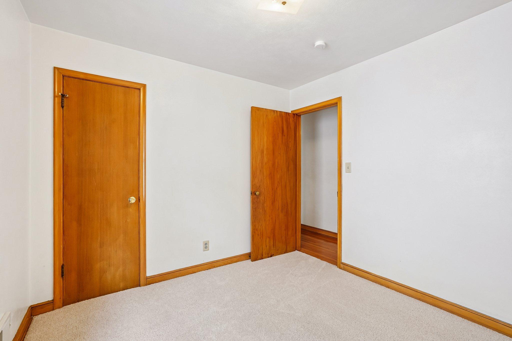Bedroom 1 -2.jpg