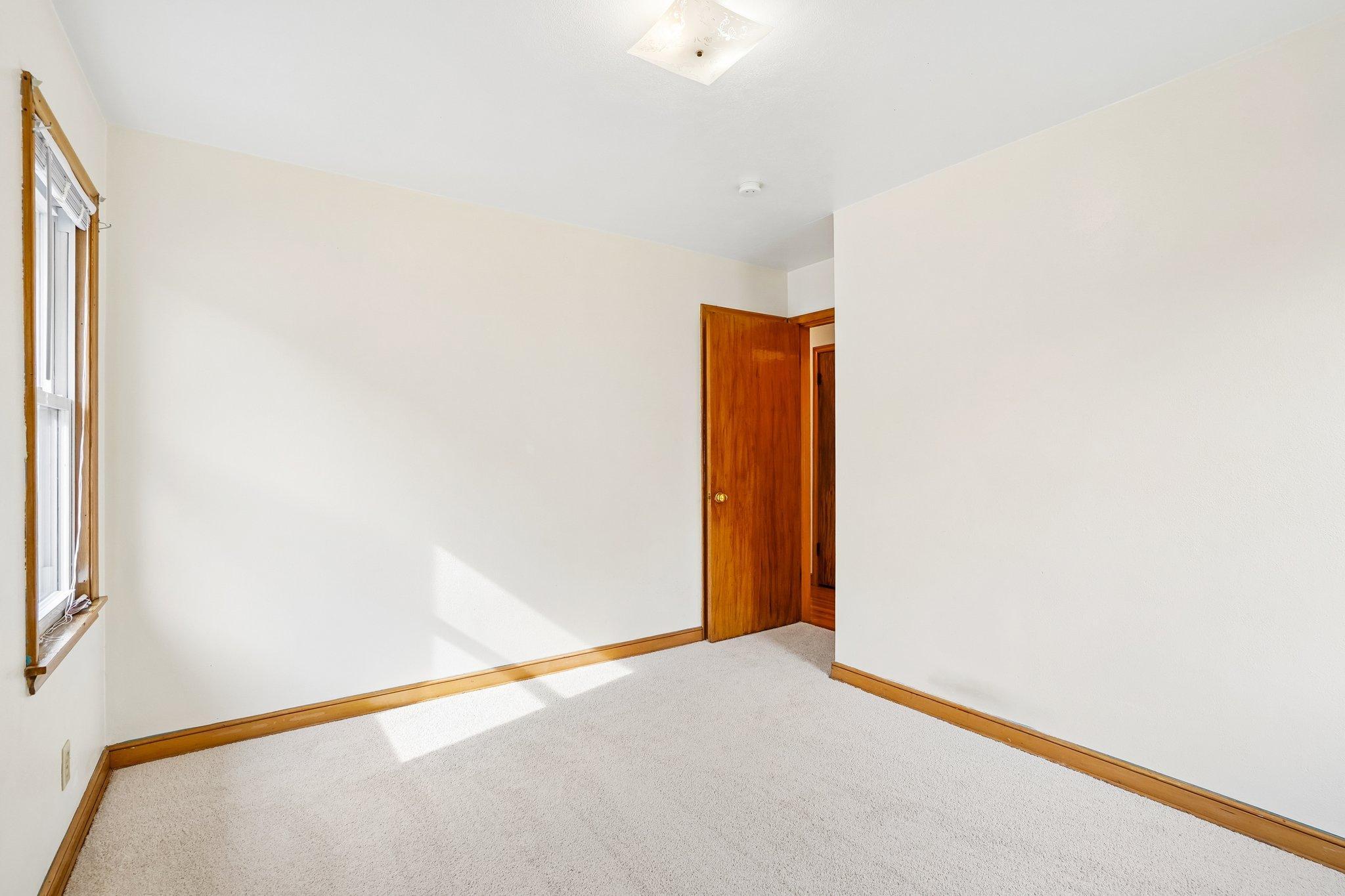 Bedroom 3 -2.jpg