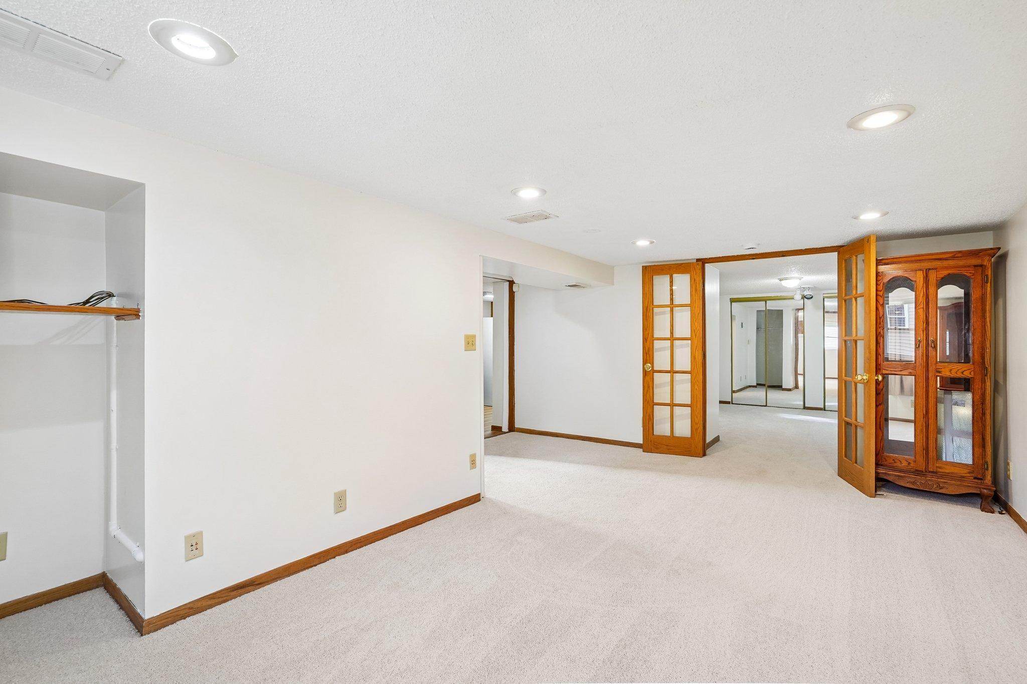 Basement Living Rm 3.jpg