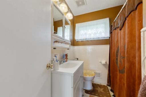 9142 1st Avenue S, Bloomington, MN 55420