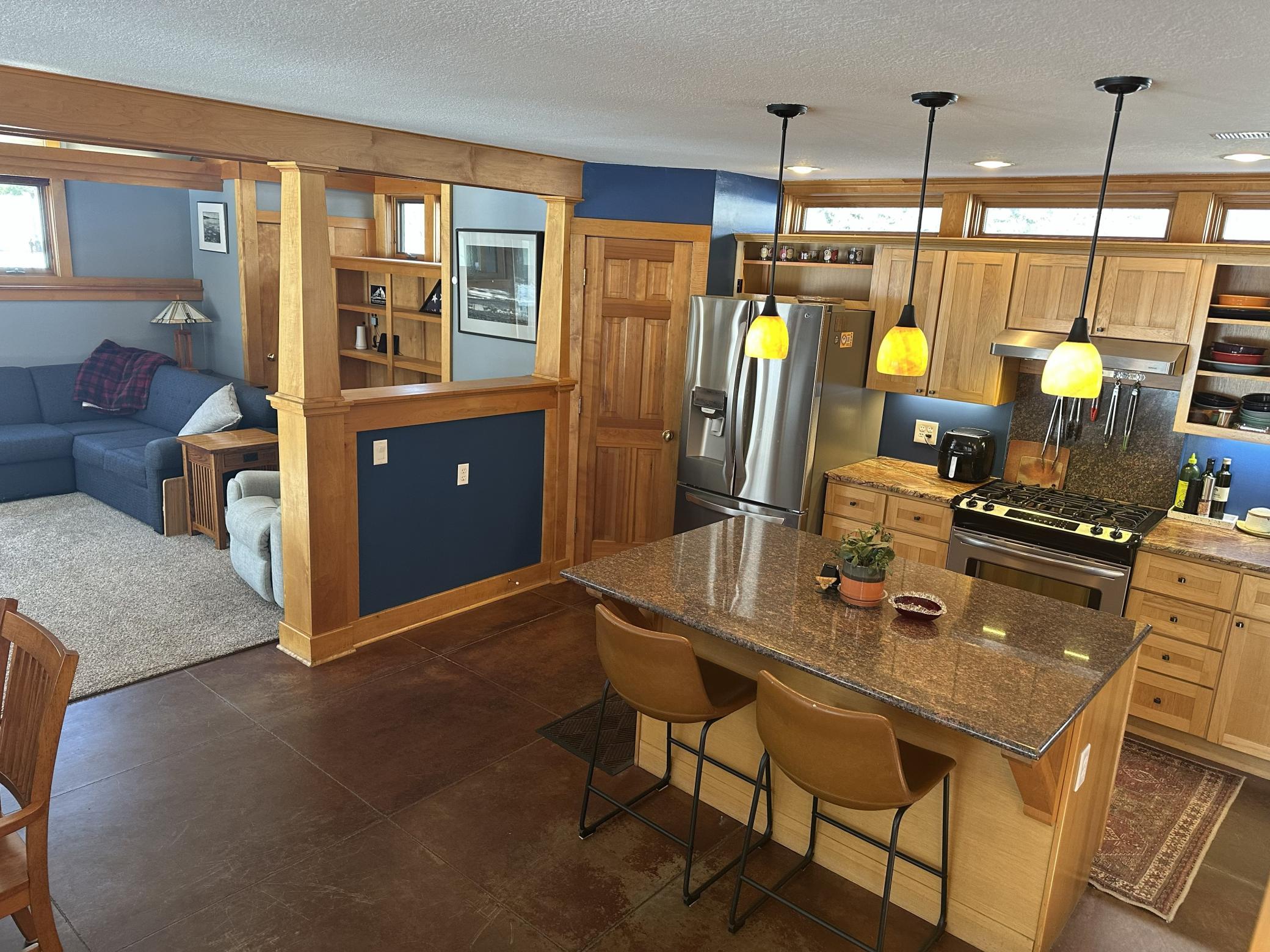 A great Cooks kitchen, room for plenty of people to prepare those meals.