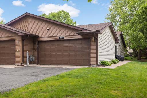 END UNIT!!! Not often on the market this end unit offers maximum privacy.