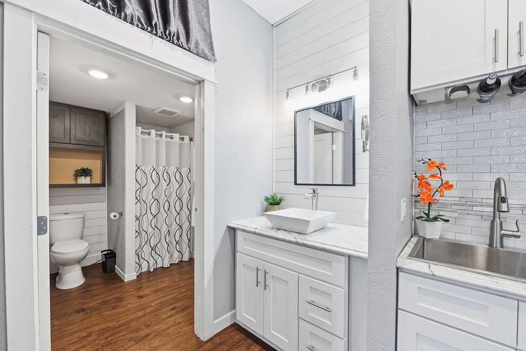 Guest Quarters Vanity Sink