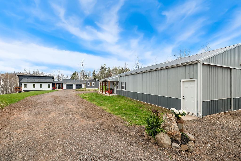 1.9 Private Acres!