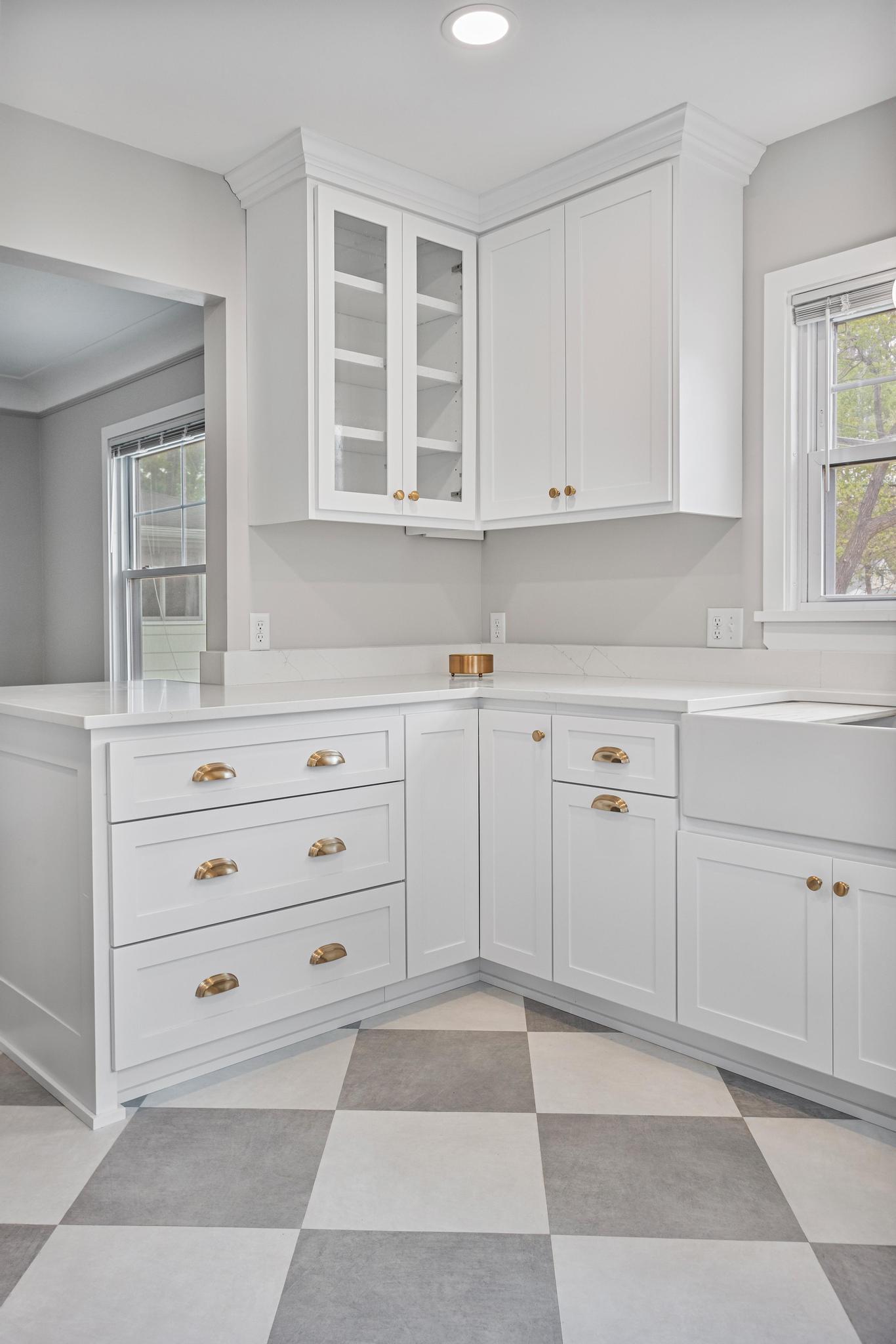 Kitchen Cabinets w/Glass Doors