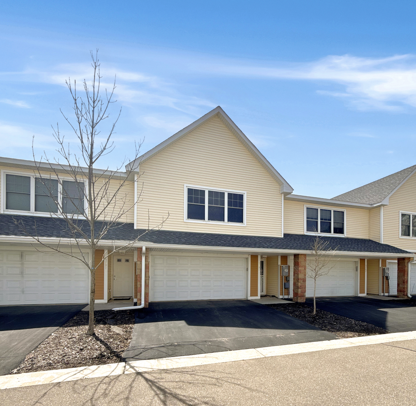 Welcome to the townhome community Village By The Bay!