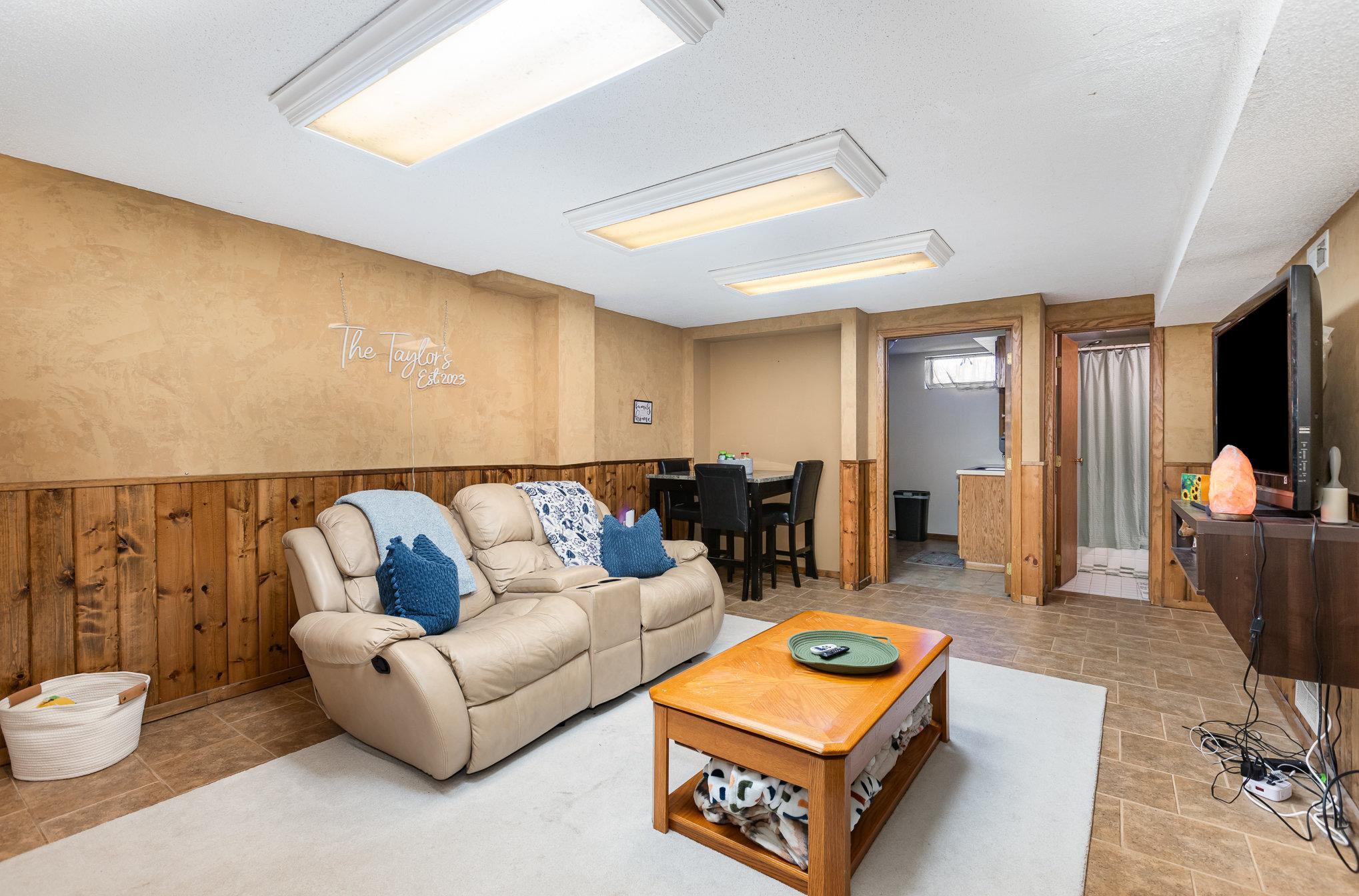 LL Apartment 1.jpg