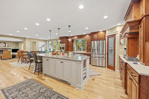 1012 Kaymar Lane, Burnsville, MN 55306