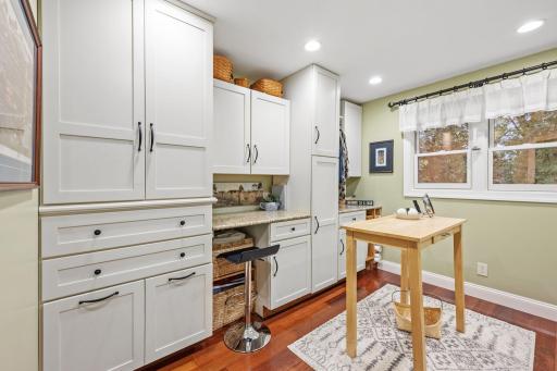 1012 Kaymar Lane, Burnsville, MN 55306