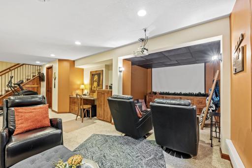 1012 Kaymar Lane, Burnsville, MN 55306
